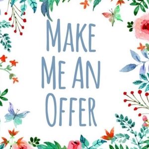 OPEN TO ALL OFFERS 🌺🌼